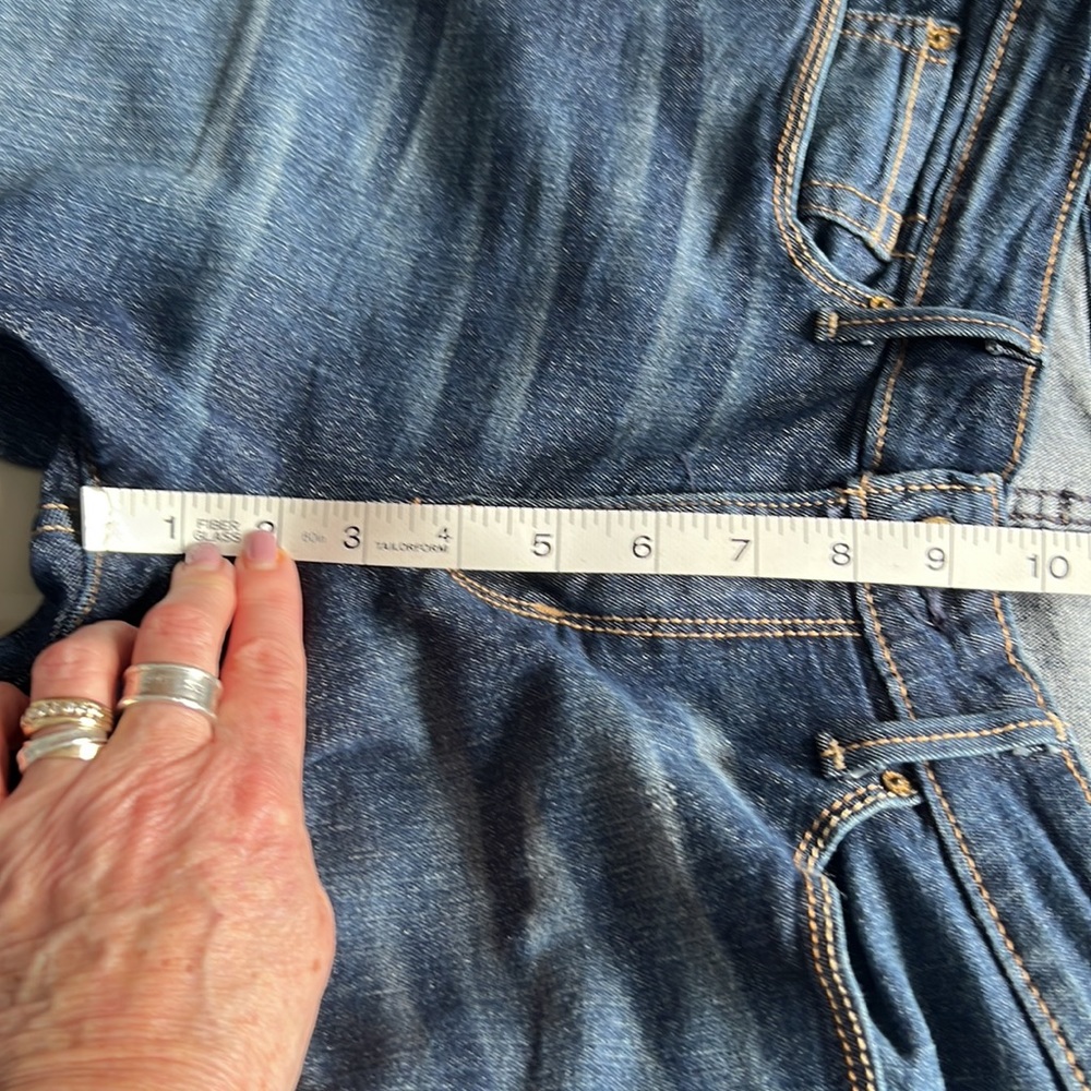 Levi's Signature Crop Capri Jeans - Picture 7 of 7